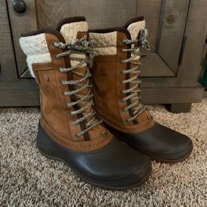 SOLD - The North Face Shellista II Mid boot